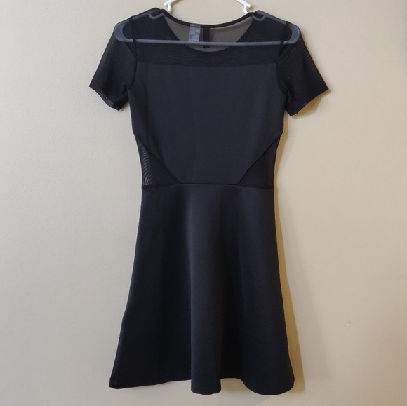 💖3/$25💖 H&M Mesh Black Skater Dress - Picture 2 of 4